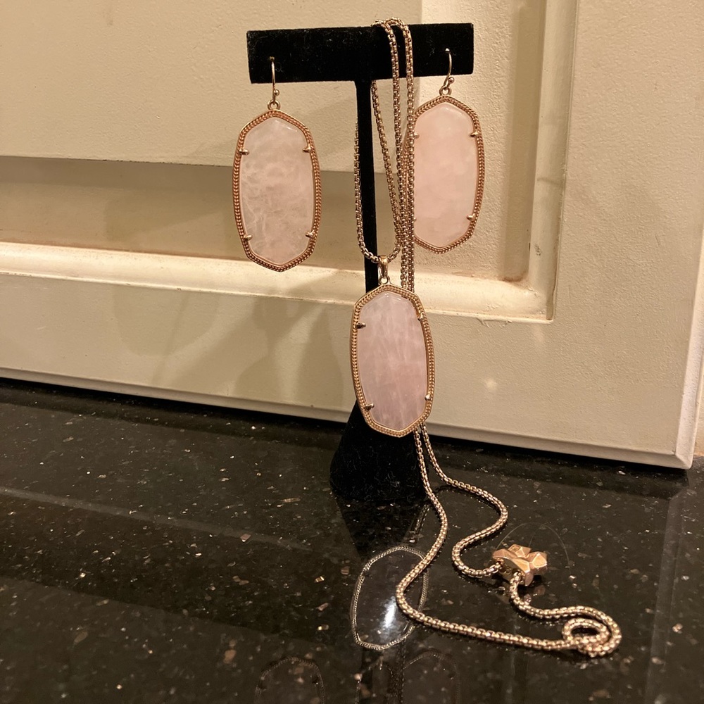 EUC, Kendra Scott rose quartz/rose gold necklace and earring set